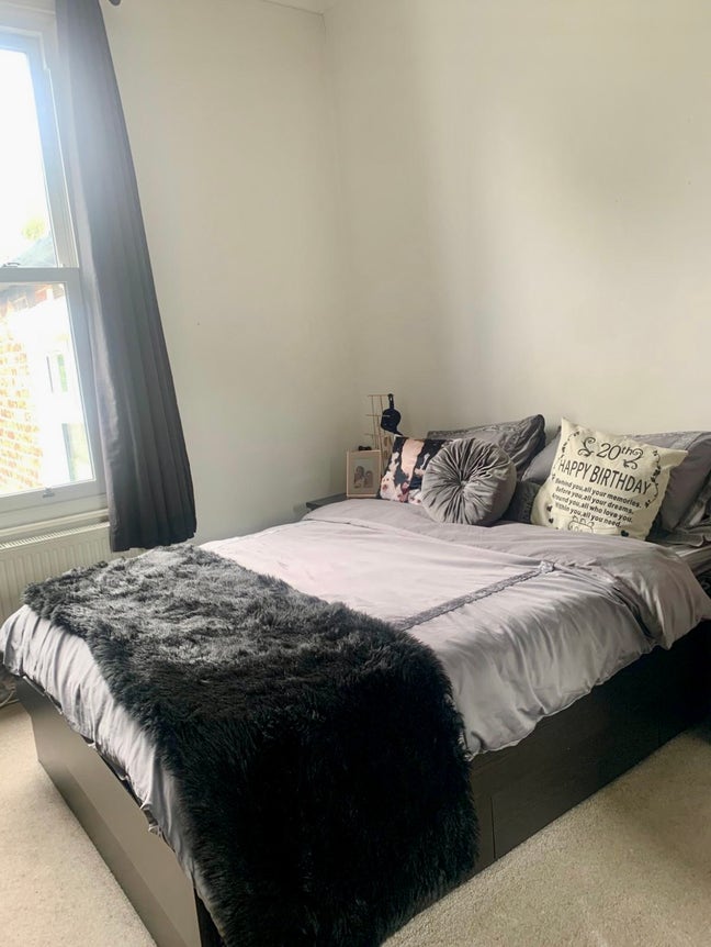 1 x Double room with lots of storage in Archway  Main Photo
