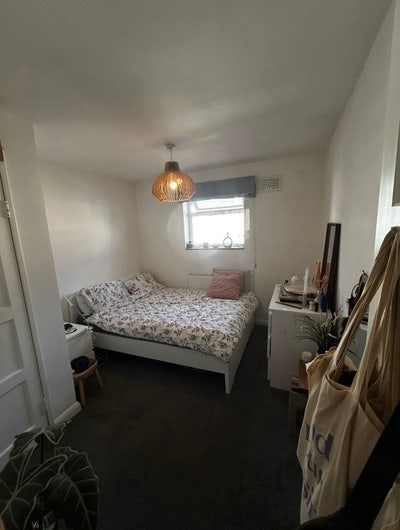 Double Room in Friendly Shared House Main Photo