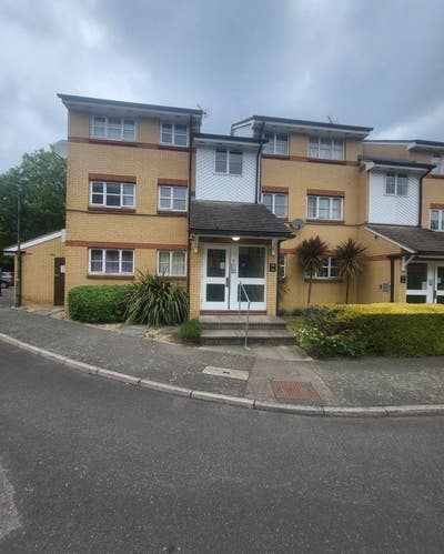 2 Bed Furnished 5 Min Walk to Holloway Station Main Photo