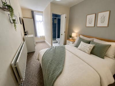 🤩 Quiet Double Room • No Deposit Option (66Or) Main Photo