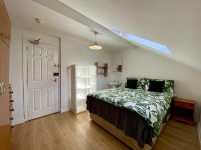 2X Modern Rooms Close to Belfast Hospitals Main Photo