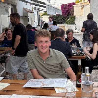 27 year old looking for room in SW london Main Photo