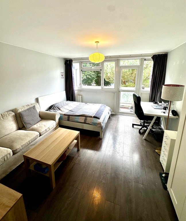 Bright 3-bed flat, Zone 1—Vauxhall, avai 18 July Main Photo