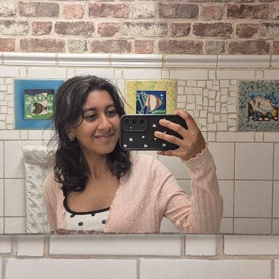 Professional Female seeks a double room Main Photo