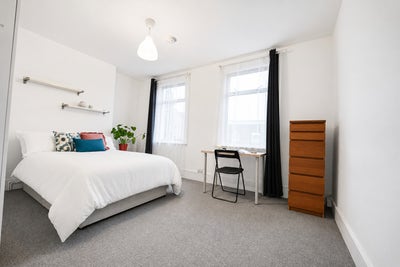 Bright Double Rooms in Nice Victorian House Main Photo