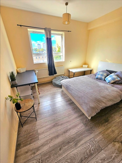 Kings Cross/Baker Street *Available Now!! Main Photo