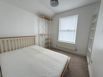4 Bedroom House - Perfect for Group of Friends Main Photo