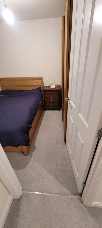 A room in 3 bed room house (please read the ad) Main Photo