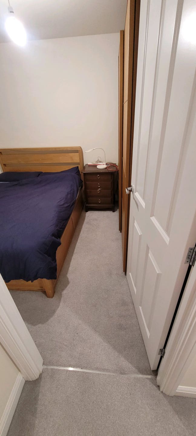 A room in 3 bed room house (please read the ad) Main Photo