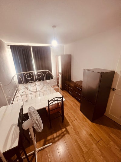 Stunning double room in E3 4JQ Main Photo