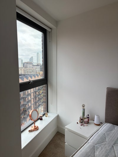 Cozy room in open space flat - Poplar  Main Photo