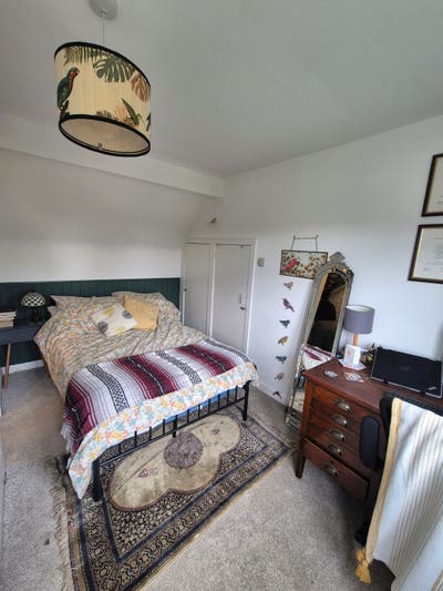 En suite room in East Calder Village cottage Main Photo