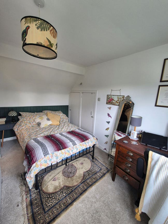 En suite room in East Calder Village cottage Main Photo