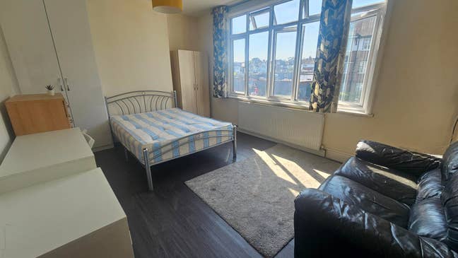 Very large double room Main Photo