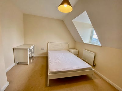 Student Rooms Available on Whistlefish Court Main Photo