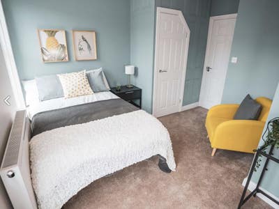 🌟 Spacious Ensuite Room in Central Warrington 🌟 Main Photo