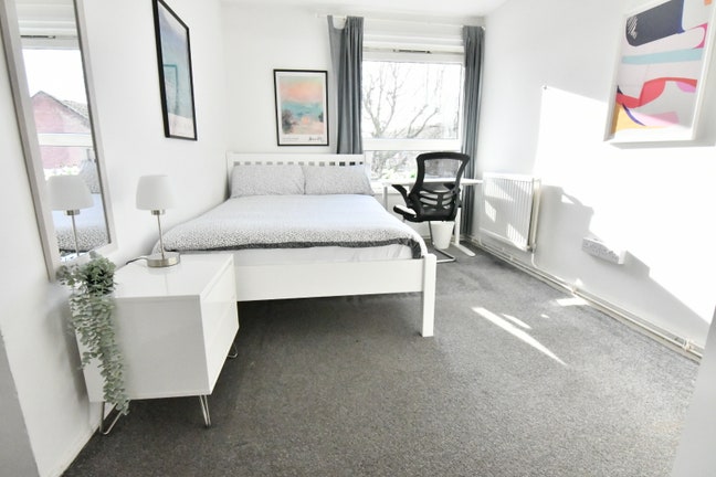 Lovely Double bedroom in Bow close to QMU  Main Photo