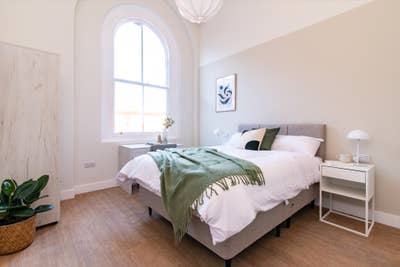 High-end 4-bed Enuite, &pound;650pcm INC BILLS Main Photo