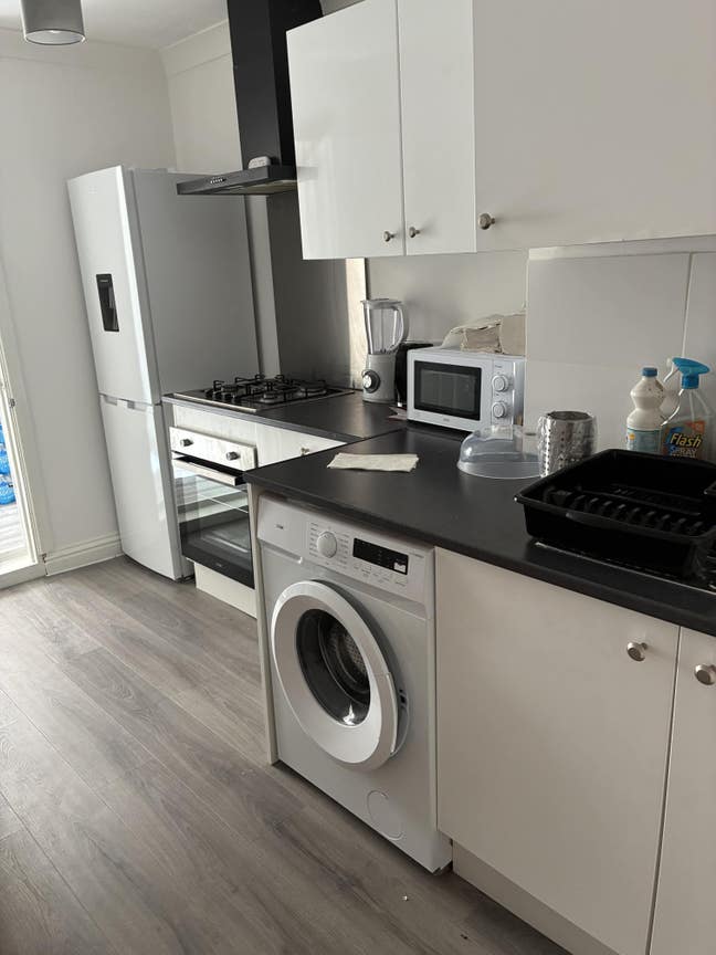 2 minutes walk from Romford Town Centre  Main Photo