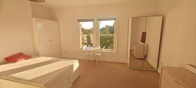 Heart of Dulwich Village, Fast to Centre London Main Photo