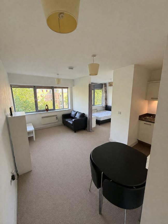 1 Bed Apartment - Cowley Main Photo