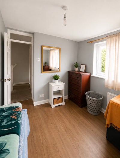 Double bedroom available  Main Photo
