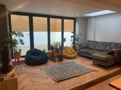 Double room in homely Tooting flat!  Main Photo