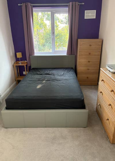 Bedroom /with house share all bills  included with Main Photo