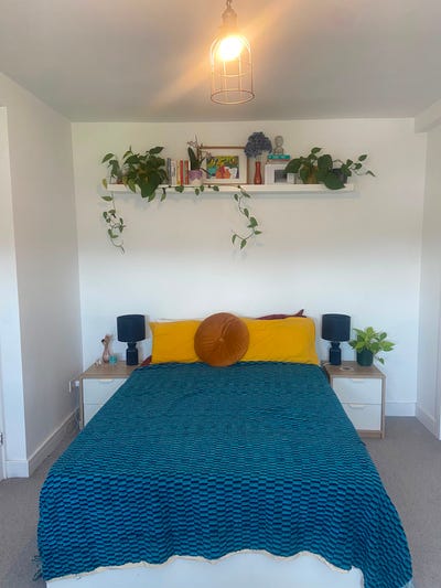 Large bedroom + walk-in wardrobe in bright 3-bed  Main Photo