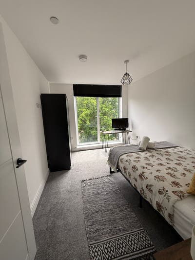 Modern double room with own bathroom in new-build  Main Photo