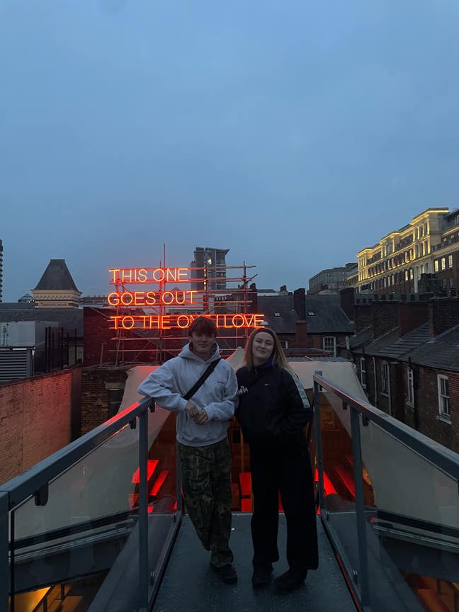 2 Graduates Looking for Double Rooms in London  Main Photo
