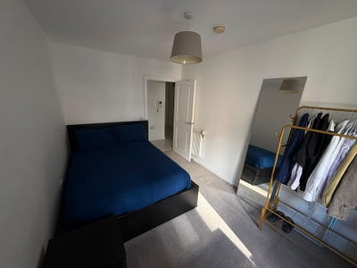 Double Ensuite Room in a Modern Flat in Poplar Main Photo