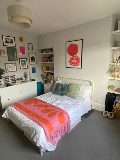 Big Double Room in Borough!  Main Photo