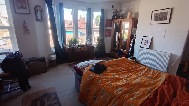 Huge couples room, big house, nice garden Main Photo