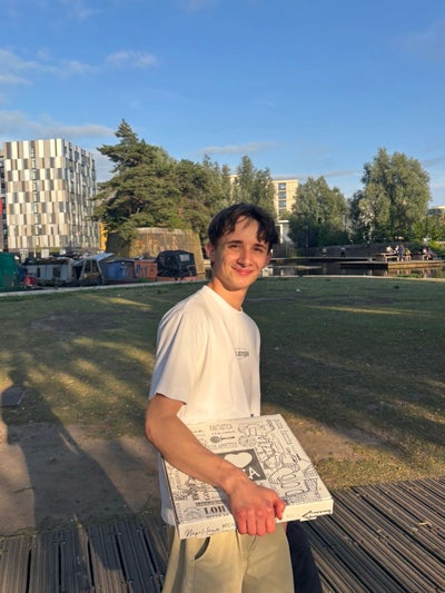 Looking for a social houseshare Main Photo