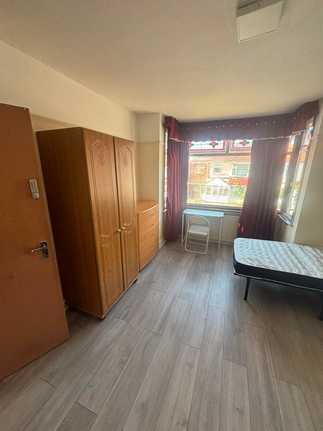 Buddy-Up Accepted - Double Room to Share 2 People Main Photo