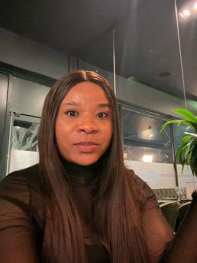 Professional Female seeks a double room Main Photo