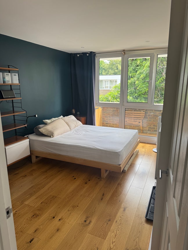 Spacious double room near Essex Road Main Photo