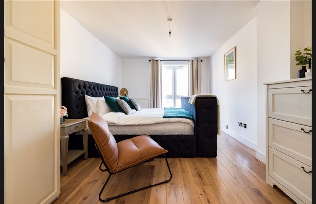 East London E14 -Ensuit / Canary Wharf 🏡 - Zone 2 Main Photo