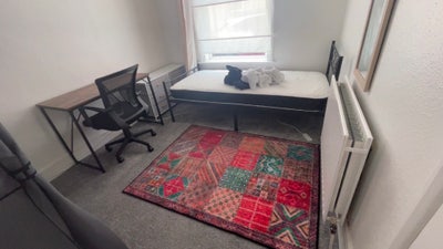 Double Room to rent in RG1 Main Photo