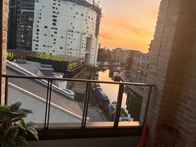 Regents Canal apartment :  1st September  Main Photo