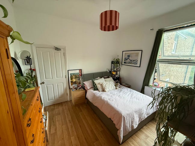 Garden-Facing Room in Friendly House Share Main Photo