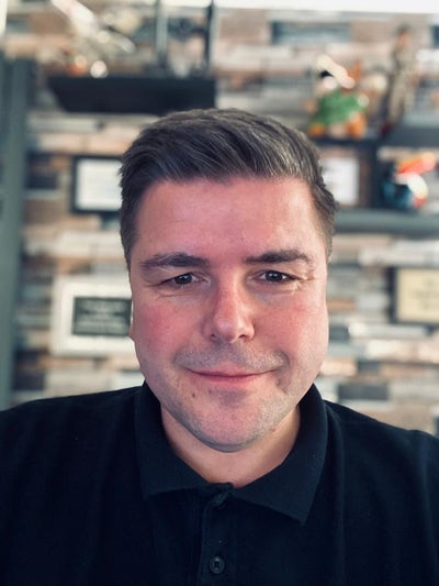 49 year old Male seeks a double room Main Photo