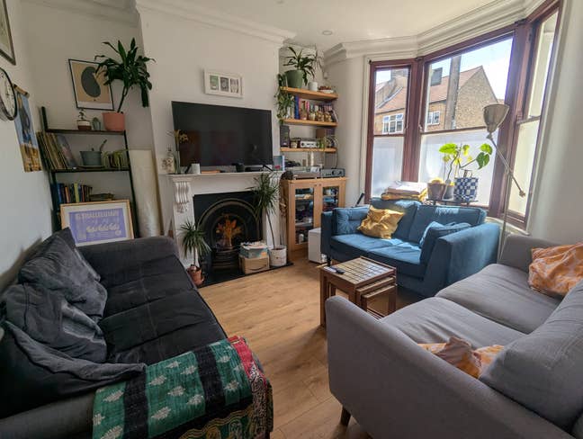 Double room available in lower Clapton Main Photo