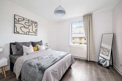 Room to let for fringe festival Main Photo