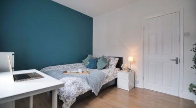 Join our fun and social professional house share! Main Photo