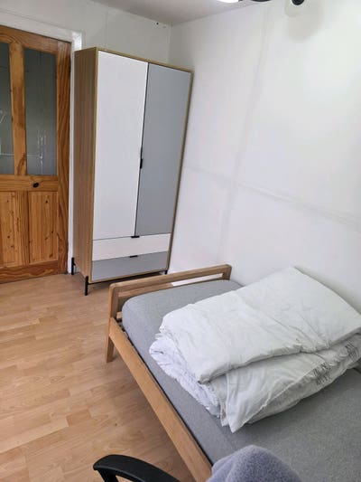 A single room Main Photo