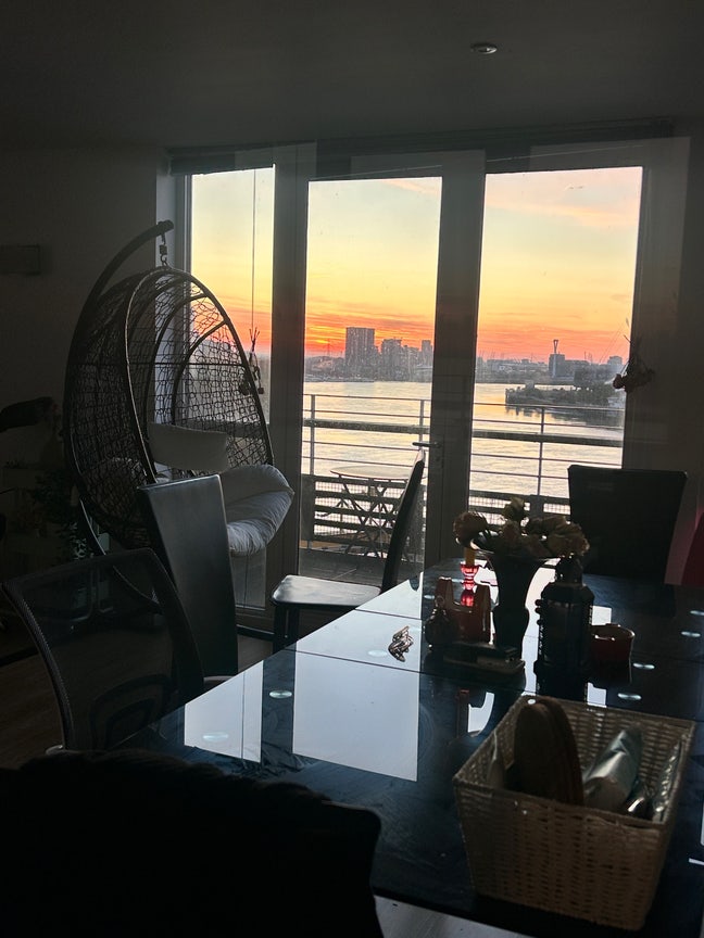 Riverside Spacious Duplex Penthouse Main Photo