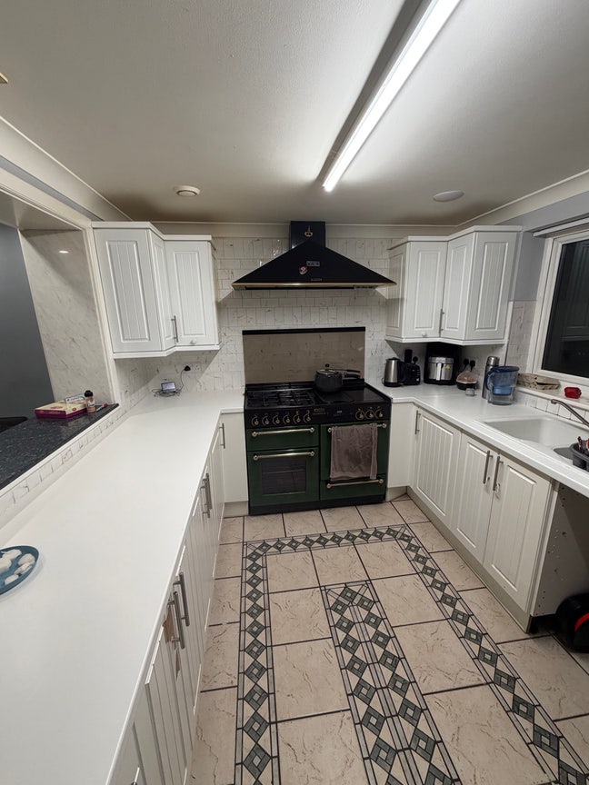 Box Room to Rent Main Photo