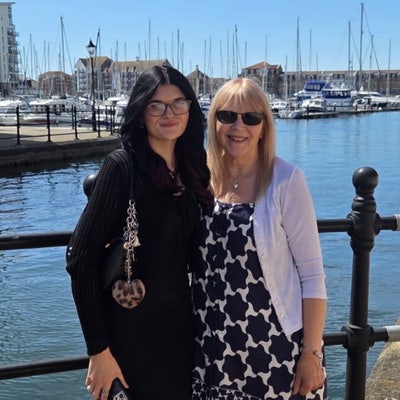 Professional Female seeks a single or double room Main Photo